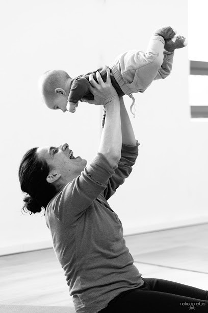 Karantez: Yoga, Chant Prénatal; Week-End Yoga, Voile, Céramique; Eveil Parent-Enfant; Evjf. Brest, Landerneau, Plabennec., Cours de Yoga à Plabennec