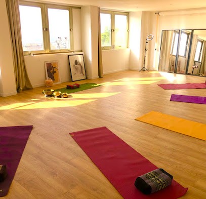 Ganesha Mudra - Ecole Massage Of & Natha Yoga, Cours de Yoga à Marseille 16