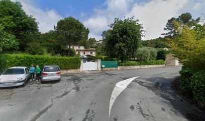 Yogazure, Cours de Yoga à Valbonne