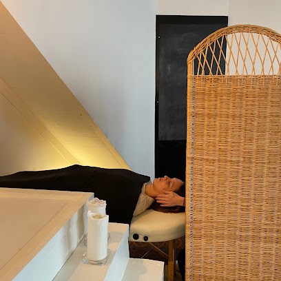 ÔM, Thérapeute Reiki à Paris 20