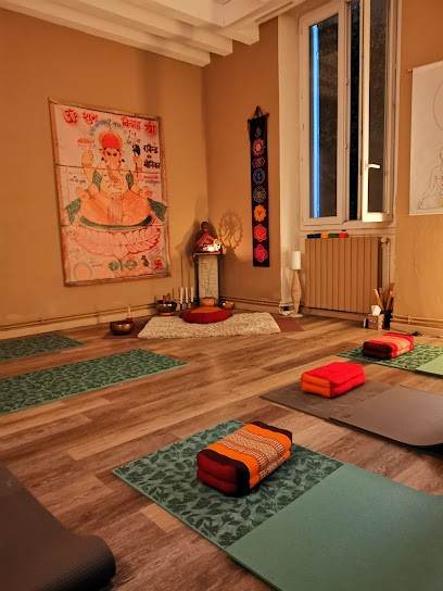 Santosha Yoga, Cours de Yoga à Marseille 09