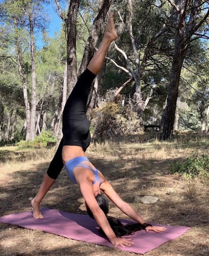 Yoga By Clara - Hatha Yoga - Prepostnatal Care Rebozo, Cours de Yoga à Noves