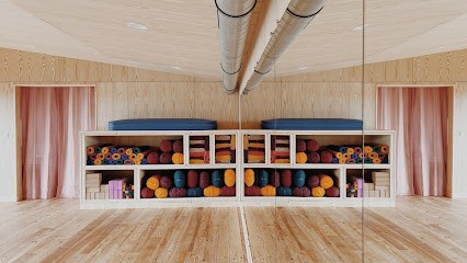 Moma Shala, Cours de Yoga à Plonéour-Lanvern