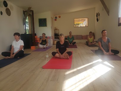 Is Ton Chien Yoga, Cours de Yoga à Moutier-Rozeille