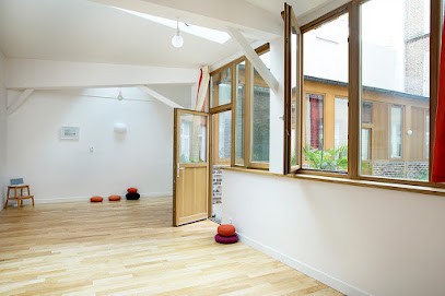 Geneviève Duverger, Professeur De Yoga Et Yogathérapie, Cours de Yoga à Paris 01