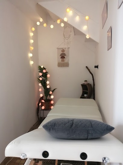 Aromavic - soins énergétiques et Hypnose Ericksonienne, Thérapeute Reiki à Civray