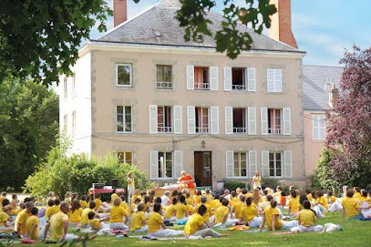 Ashram de Yoga Sivananda, Cours de Yoga à Neuville-aux-Bois