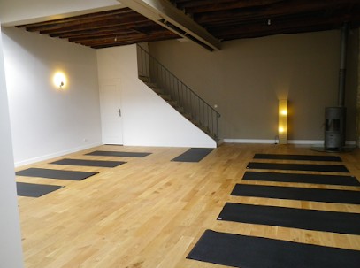 Dharma Yoga, Cours de Yoga à Saint-Germain-en-Laye
