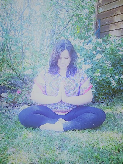 Yoga Massage 17/ Plumes Cloches Et Bougies, Cours de Yoga aux Nouillers