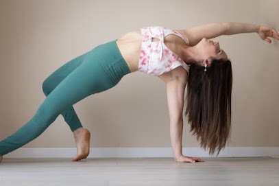 Chandrananda Yoga Massage, Cours de Yoga à Saint-Genès-de-Fronsac