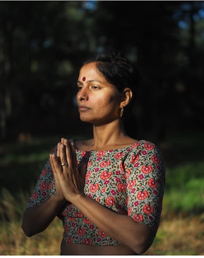 Ekam by Bharati, Cours de Yoga aux Pieux