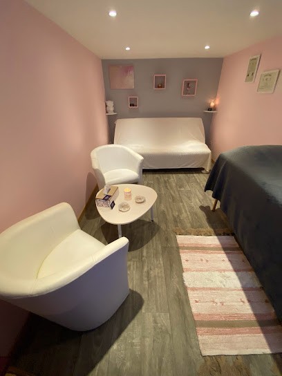 Céline - Magnétisme - Hypnose - Maître Reiki - Voyance, Thérapeute Reiki à Chazé-sur-Argos