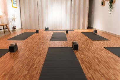 A Comme Yoga, Cours de Yoga à Lyon 06