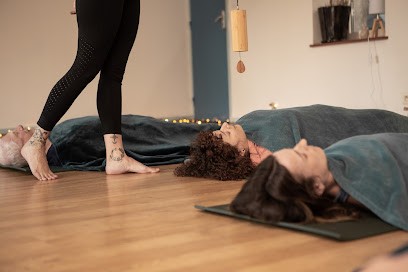 Nila Chandra Yoga - Sue Fischer, Cours de Yoga aux Garennes sur Loire