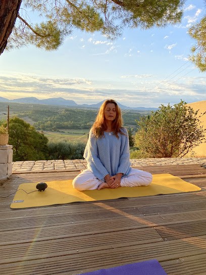 Yafa Yoga, Cours de Yoga à Neuilly-sur-Seine