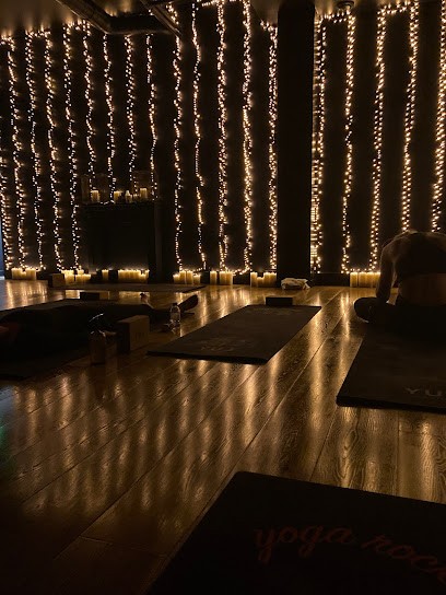 Yuj Yoga Studio Shop Paris 8ème, Cours de Yoga à Paris 08