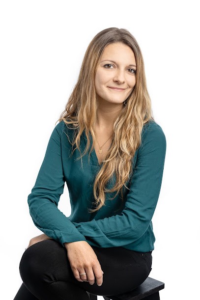 Marjorie Goubin. Thérapeute en gestion de l'anxiété. Reiki, Biofeedback, Hypnose SAJECE, Thérapeute Reiki à Vannes