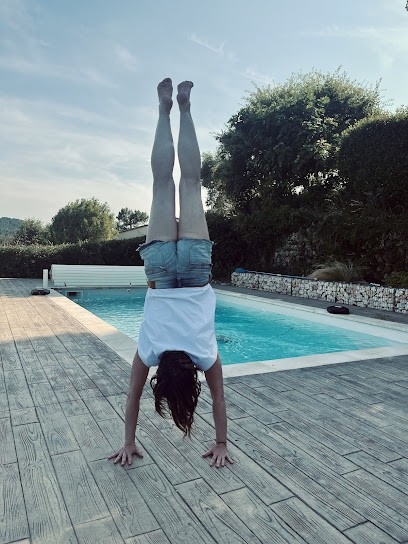 Virginia Maurin - Energéticienne, Professeure De Yoga, Massage Well Être Abhyanga, Cours de Yoga à Saint-Étienne-de-Fontbellon