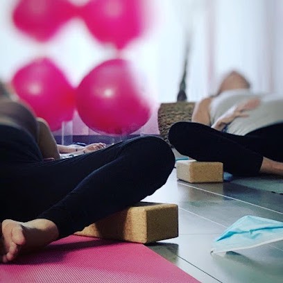 Yam : Yoga Prénatal Et Postnatal, Yoga Vinyasa, Yoga Enfants, Cours de Yoga à Méré