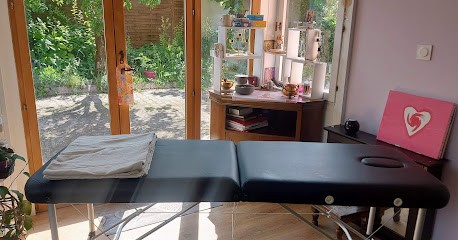 Les Fantaisies Bien-être - Thérapeute en bien-être holistique - Soins énergétiques - Bien-être - Produits naturels, Thérapeute Reiki à Échirolles